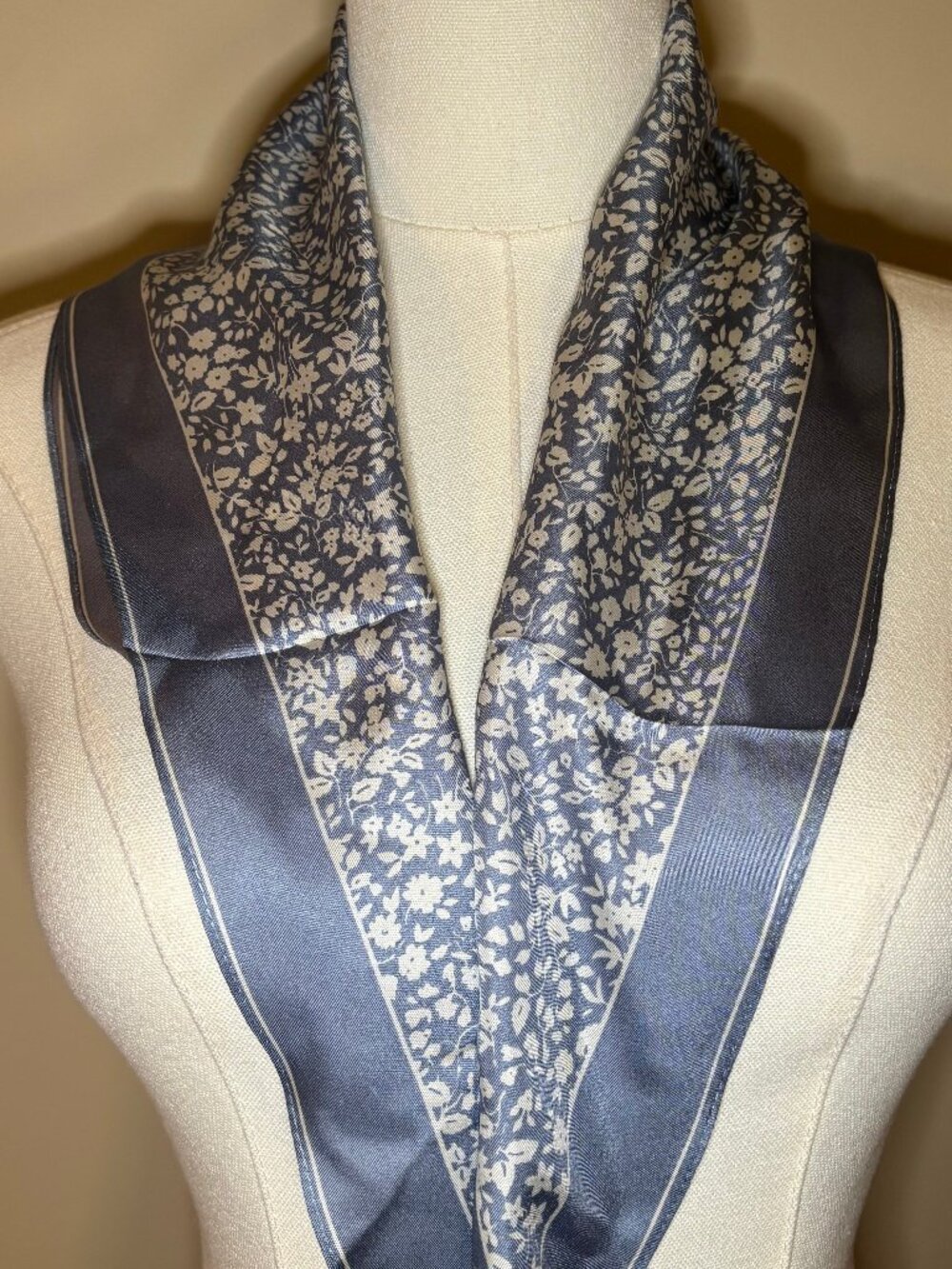 Lauren Ralph Lauren Ditsy Floral Small Diamond Scarf - Pale Iris